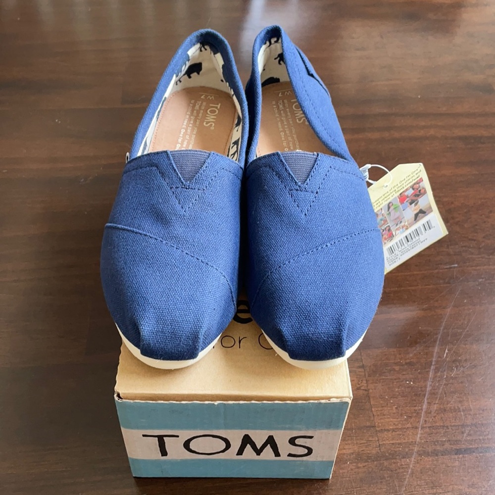 Classic Navy Canvas TOMS
